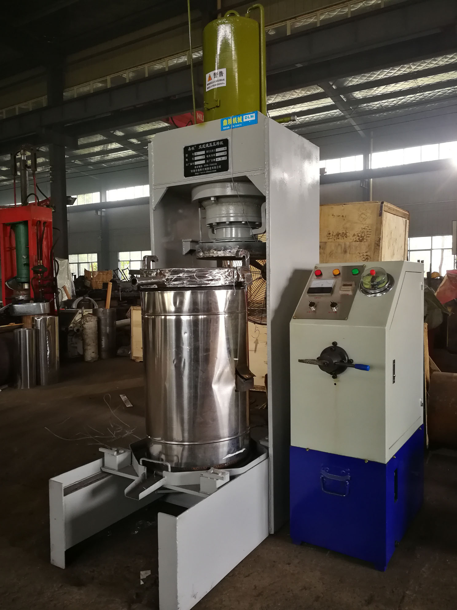 不銹鋼超高壓立式液壓壓榨機，果汁壓榨機，果渣壓榨機，藥材壓榨，油渣處理，白土壓榨